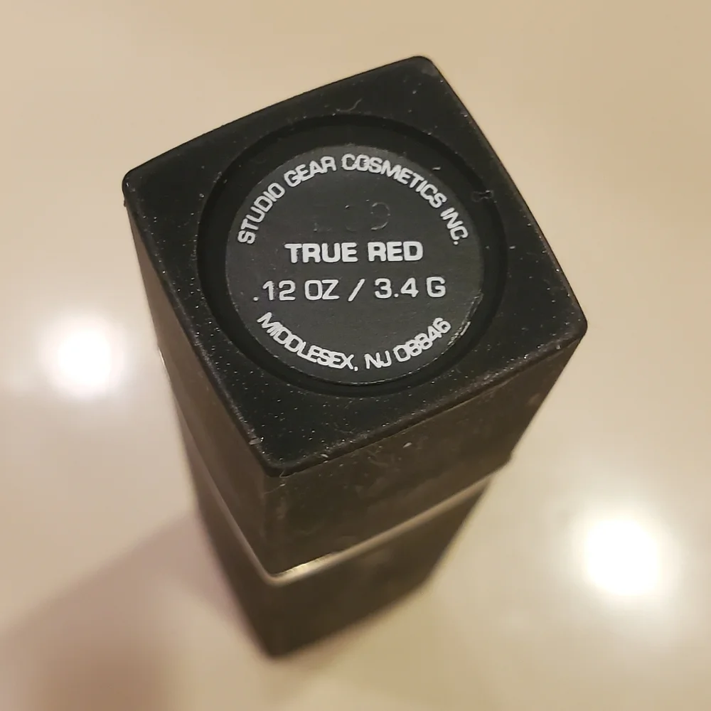 Studio Gear Cosmetics Lipstick Glaze‎ TRUE RED New Full Size 12oz Rare Find